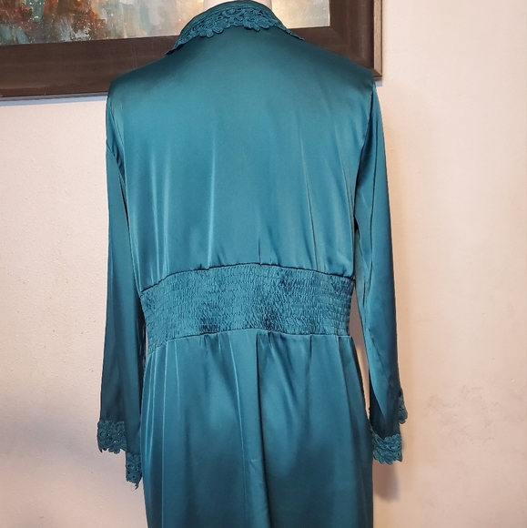 Victoria's Secret Satin Robe with  Embroidery - Picture 6 of 9